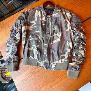 Maniér De Voir camo bomber jacket